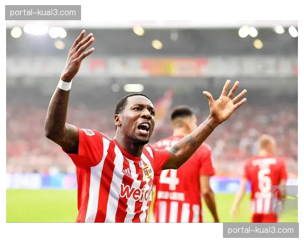 对手的赞誉：柏林联后卫谈防守穆西亚拉——“你永远猜不到他下一秒在肋部做什么”